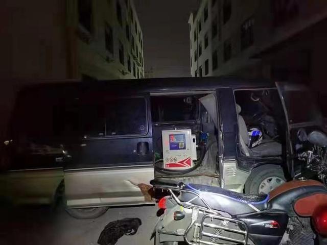 無(wú)?；C進(jìn)行非法流動(dòng)加油